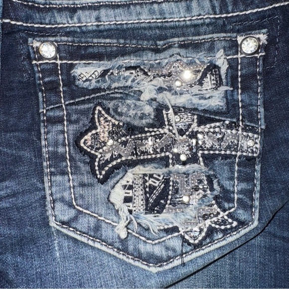 Miss Me Women’s Standard Vintage Skinny Jeans Sz 26”X 32.5 Stretch Faded Pockets - Picture 1 of 8